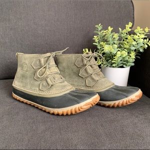 SOLD Sorel out and about duck boots army green